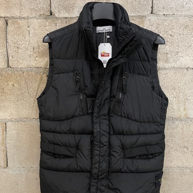 스톤 아일랜드 크링클랩스 다운 베스트