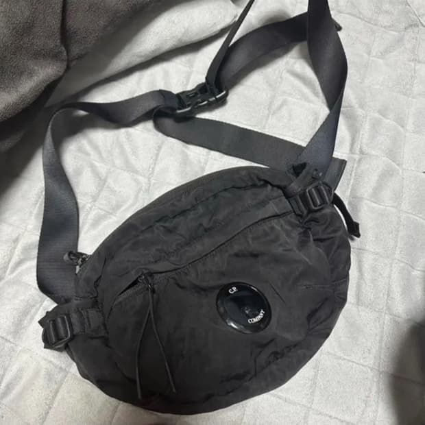 cp컴퍼니 가방 힙색 크로스백 블랙