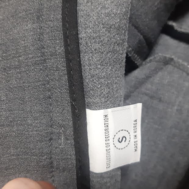 소재 좋은 차콜 그레이 일자 슬랙스 스트레이트