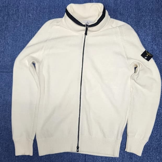 스톤아일랜드  집업  (후드있음)