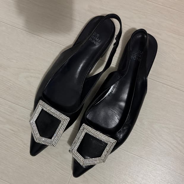 슈콤마보니 스퀘어 크리스탈 슬링백 39(250)