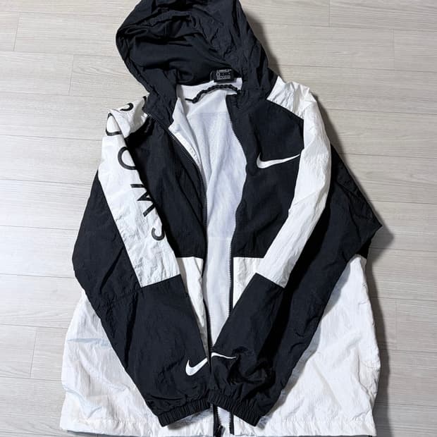 (L) 나이키 스우시 바람막이 