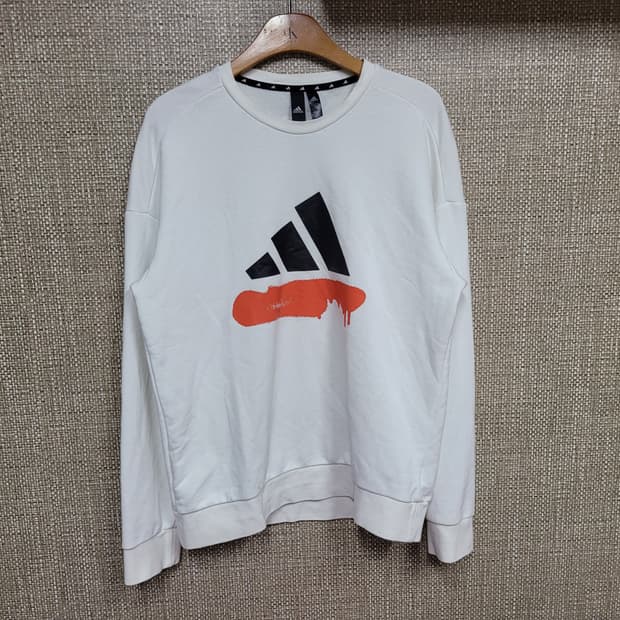 XL 105사이즈 아디다스 맨투맨