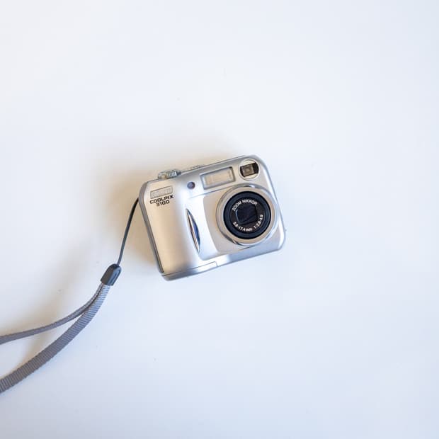 Nikon Coolpix 3100 / 빈티지 디지털 카메라