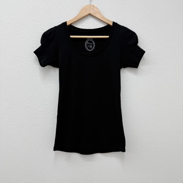 빈티지 블랙 볼륨 반팔 니트