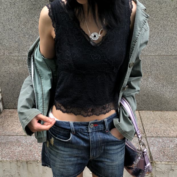 lace sleeveless top