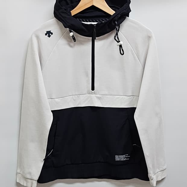 데상트 여성 아노락 90