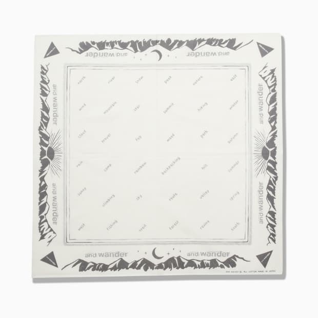 앤드원더 반다나 크림색 새상품 팝니다