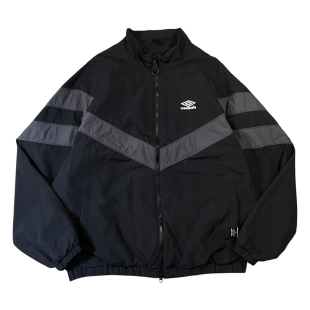 엄브로 빅로고 바람막이 자켓