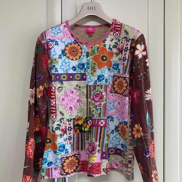 오일릴리 긴소매 티셔츠