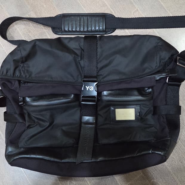 Y-3 크로스백