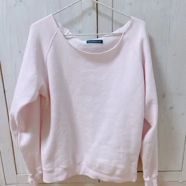 브랜디멜빌 핑크 오프숄더 스웻셔츠 맨투맨 긴팔 티셔츠