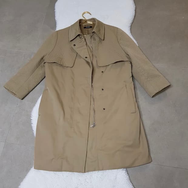 휴고보스 7부 트렌치코트. 55