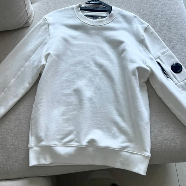 CP컴퍼니 화이트 맨투맨 정품