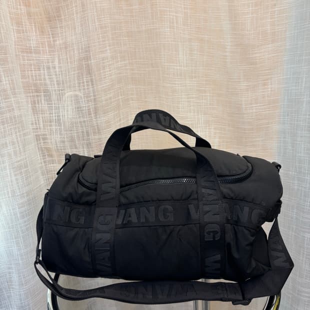 정품 알렉산더왕 패디드 보스턴 토트백    