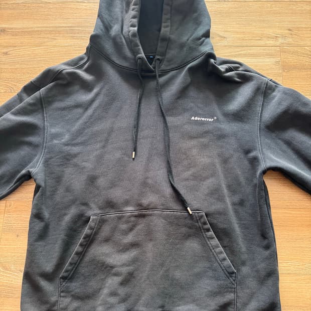 아더에러 후드티