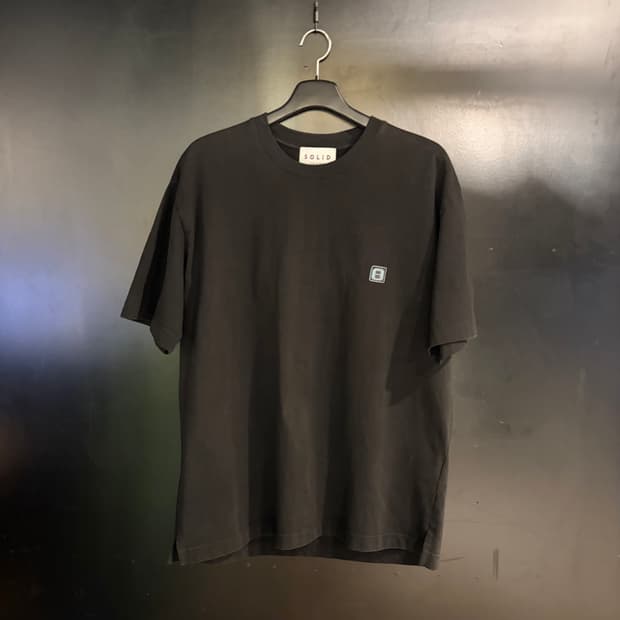 솔리드옴므  미니 로고 반팔티