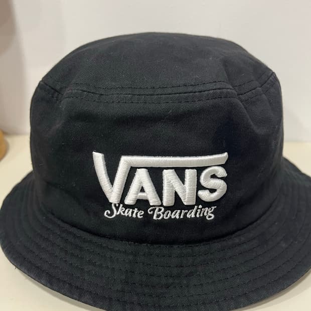 반스(VANS) 블랙 버킷햇