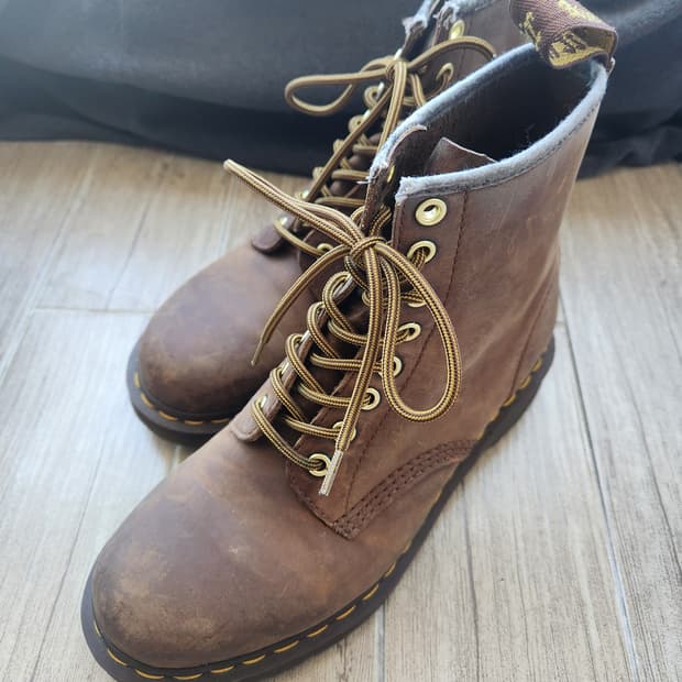 닥터마틴 1460 8홀 크레이지호스 (250)