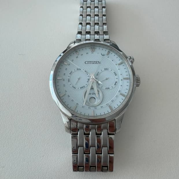 시티즌 에코드라이브 문페이즈 ap1050 56a 판매합니다