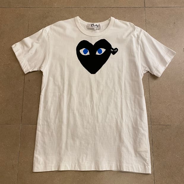 꼼데가르송 플레이 티셔츠