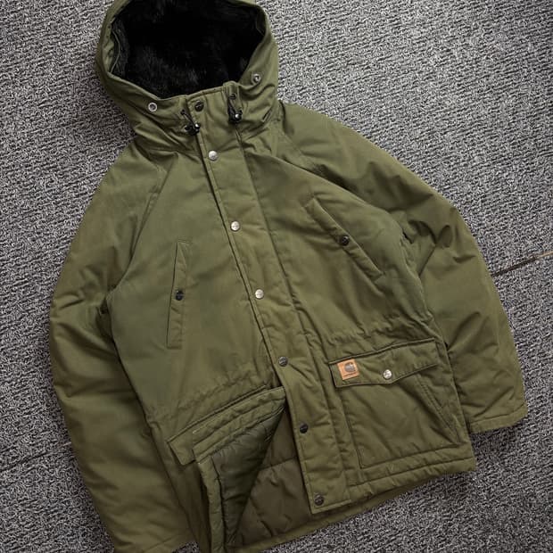 칼하트 WIP 웰론 트래퍼 파카 올리브 2022