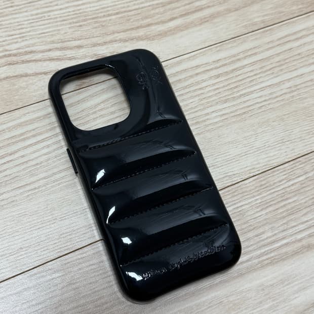 어반소피스티케이션 푸퍼 블랙 아이폰 15프로 케이스