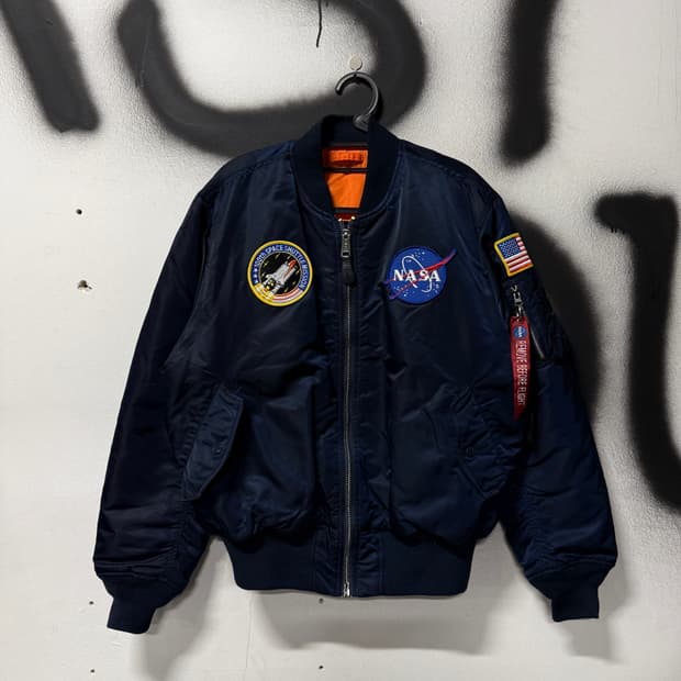 알파인더스트리 x 나사 풀 패치 리버시블 Ma-1 플라이트 봄버 자켓