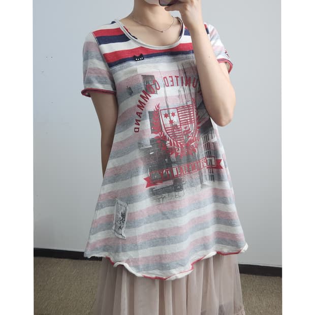 스트라이프 프린팅 티셔츠
