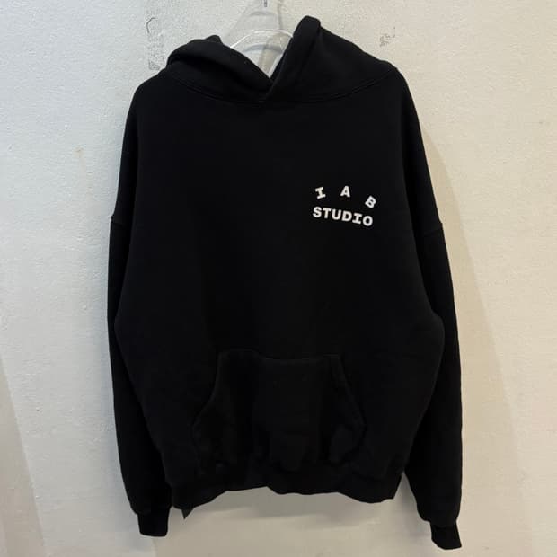 IAB studio hood black