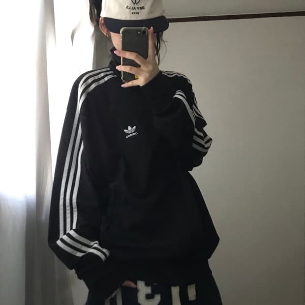 아디다스 블랙 오버핏 트랙탑