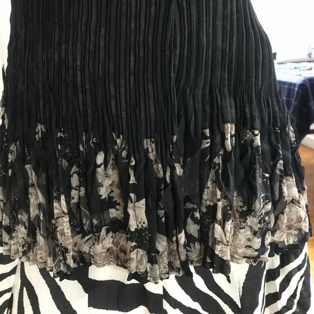 vintage pleats pattern sleeveless
