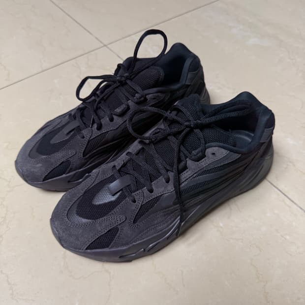 아디다스 이지부스트 700 반타블랙 290