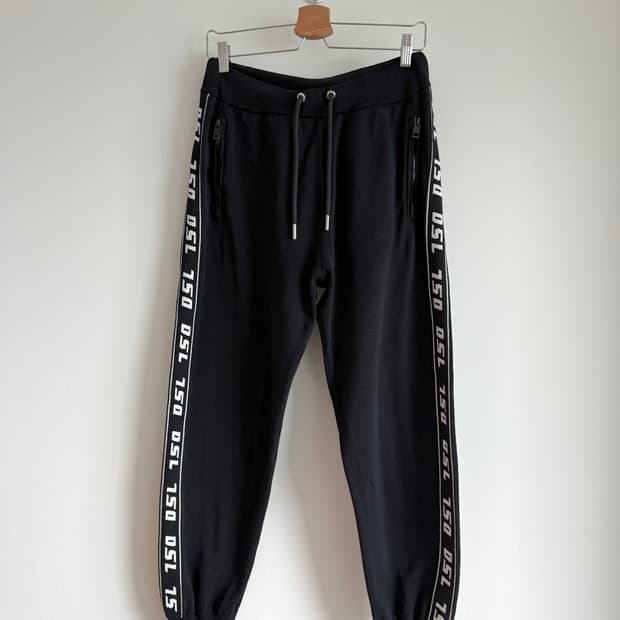 디젤(DIESEL) 조거팬츠