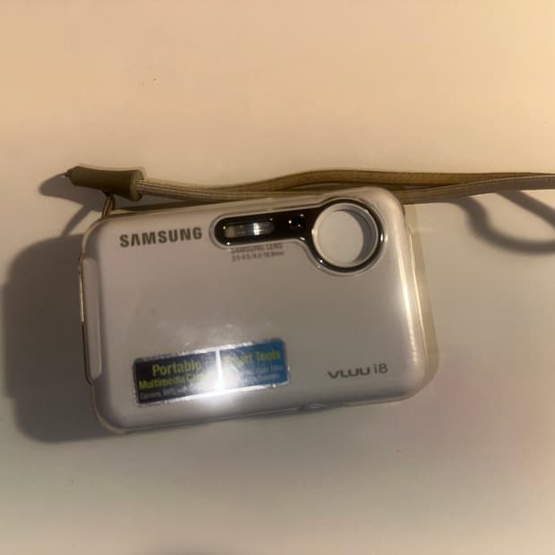 삼성 VLUU i8 디지털 카메라