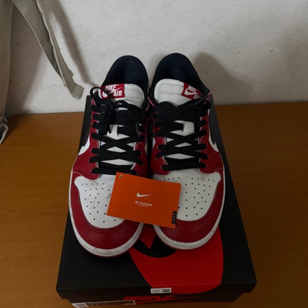 조던 1 레트로 로우 OG 시카고 290