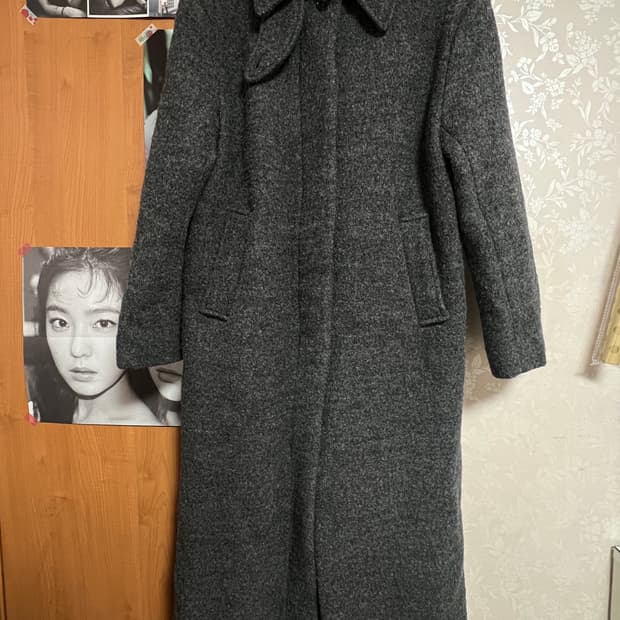 차콜 하이넥 코트