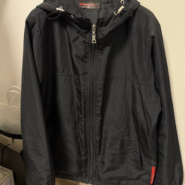 프라다 스포츠 후드집업 M