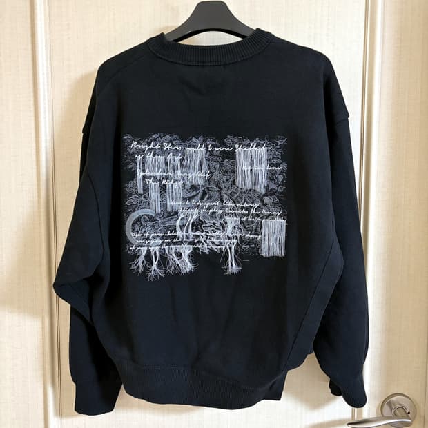 25SS 송지오 컬렉션 포에트리 미러드유스 자수 니트 블랙 46