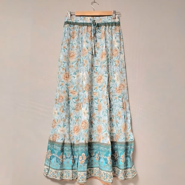 소프트 민트 롱 스커트