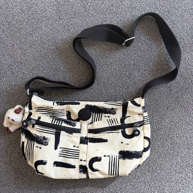 379. 키플링 크로스백