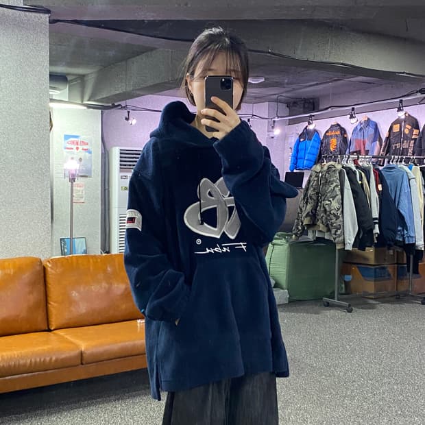 후부 빅로고 플리스 네이비 후드티 B3545