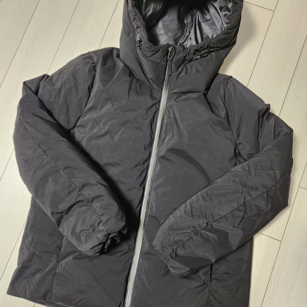 새상품급)유니클로 여성 울트라 라이트 다운패딩 경량#방수#방풍 기능성 사