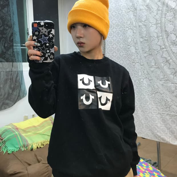 트루릴리젼 기모 맨투맨 