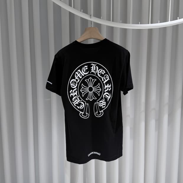 (A+/M) / 크롬하츠 홀스슈 로고 반팔 티셔츠 블랙