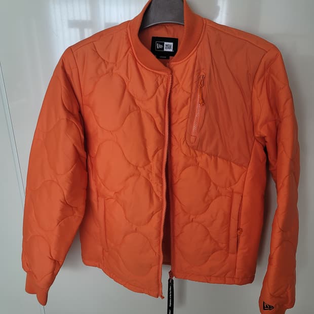 뉴에라 오렌지 퀄팅자켓 M 95~100사이즈 상태극상

