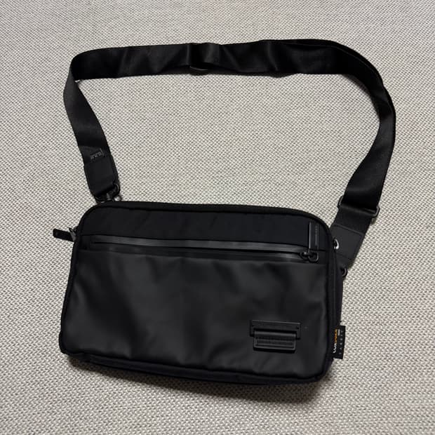 쌤소나이트 RED 블랙 크로스백