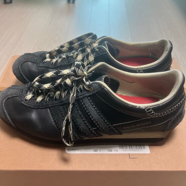 아디다스 웨일즈보너 컨트리 코어 블랙 265