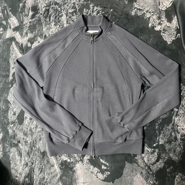 이예 일레귤러 립 집업