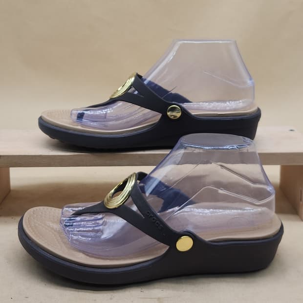 크록스 써클 쪼리250